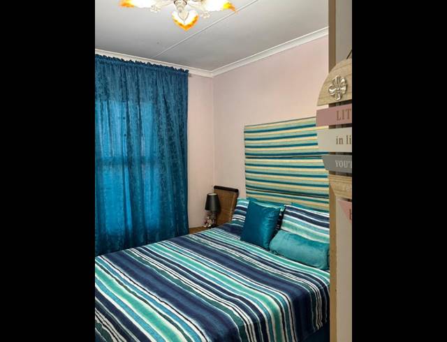 2 BEDROOM FLAT FOR SALE IN CAVERSHAM GLEN